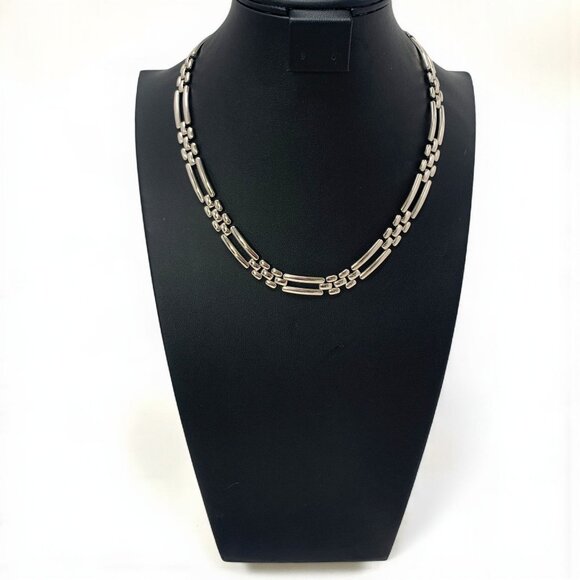 Vintage Monet Silver-Tone Bar-Link Collar Necklace Fold-Over Clasp 17" c.1968 - Picture 2 of 7